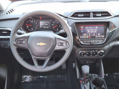 Used 2023 Chevrolet TrailBlazer LT w/ Convenience Package image 32