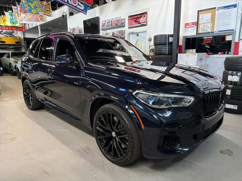 Used 2023 BMW X5 M50i w/ Executive Package image 3