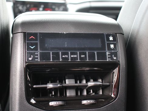 New 2025 Jeep Grand Cherokee L Limited w/ Black Appearance Package image 25