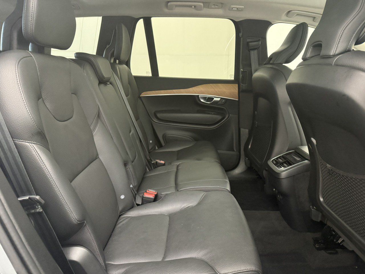 Used 2024 Volvo XC90 B6 Plus AWD/4WD image 14