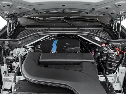 Used 2018 BMW X5 xDrive40e w/ Driving Assistance Package image 16