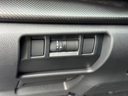 Used 2025 Subaru Crosstrek 2.0i Premium image 28