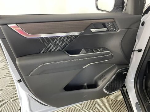 New 2026 GMC Acadia Denali w/ Super Cruise Package AWD/4WD image 13