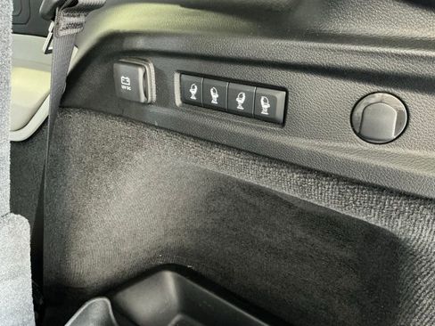 Used 2022 Jeep Grand Cherokee L Overland w/ Advanced Protech Group III AWD/4WD image 33