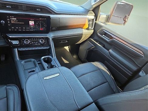 Used 2024 GMC Sierra 2500 Denali w/ Denali Reserve Package image 15