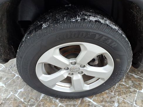 Used 2020 Jeep Compass Latitude w/ Cold Weather Group image 18