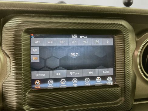 Used 2022 Jeep Gladiator Sport AWD/4WD image 19