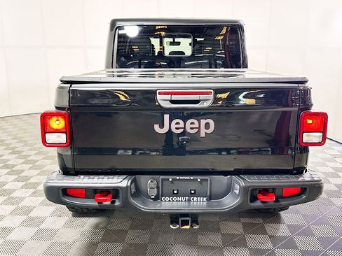 Used 2022 Jeep Gladiator Rubicon w/ Trailer Tow Package AWD/4WD image 4