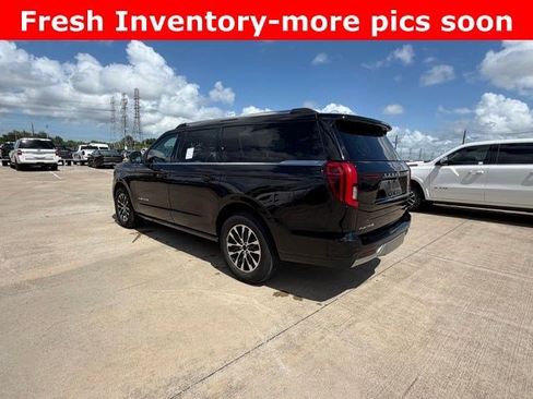 Used 2025 Ford Expedition Max Platinum AWD/4WD image 2