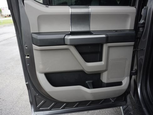 Used 2015 Ford F150 XLT w/ Equipment Group 302A Luxury AWD/4WD image 14