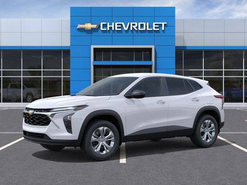 New 2026 Chevrolet Trax LS FWD image 2