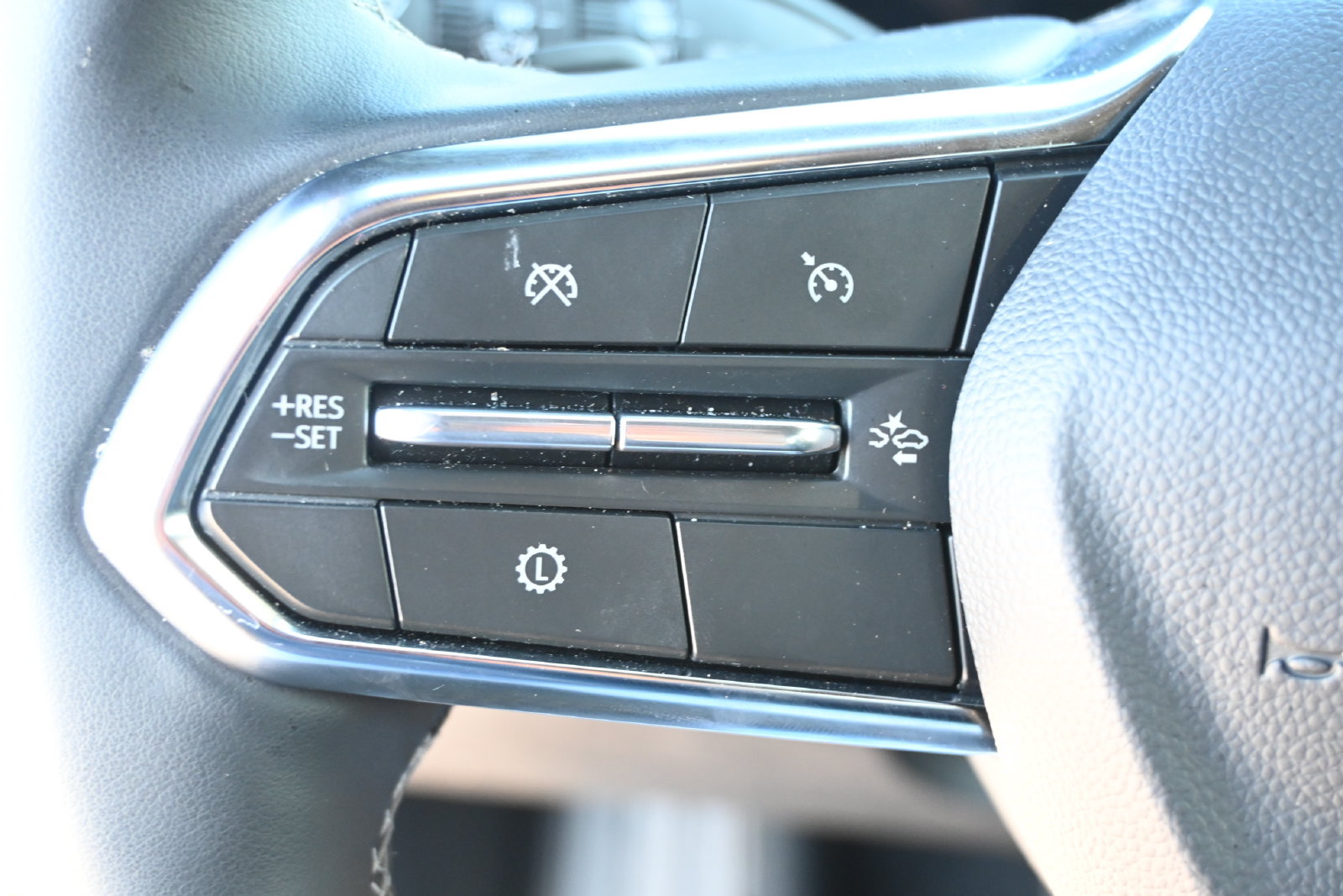 Used 2026 Chevrolet Traverse LT FWD image 12