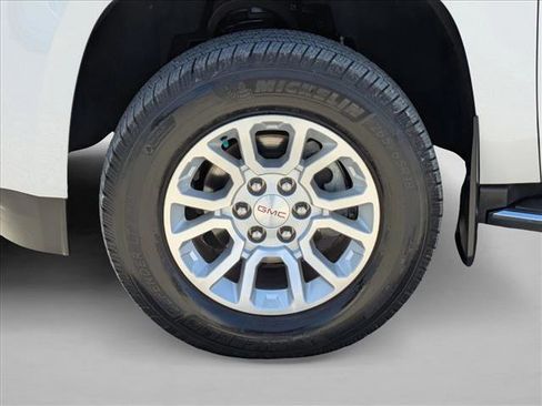 Used 2016 GMC Yukon SLT AWD/4WD image 23