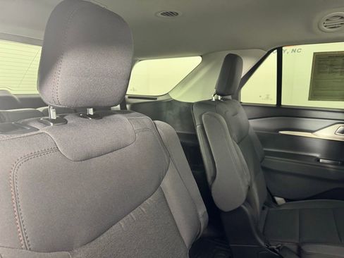 Used 2026 Ford Explorer Active RWD image 31