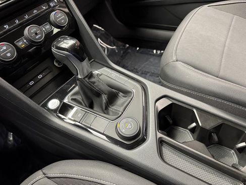 Used 2024 Volkswagen Taos SE image 20