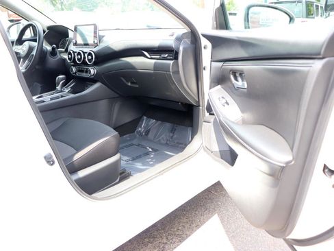 Used 2024 Nissan Sentra SV FWD image 15