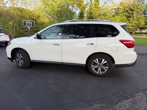 Used 2018 Nissan Pathfinder SV w/ SV Tech Package AWD/4WD image 6