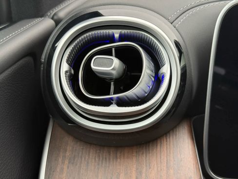 Used 2026 Mercedes-Benz GLC 300 4MATIC image 26