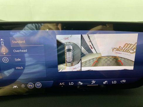 Used 2026 Buick Enclave Sport Touring w/ Power Package FWD image 17