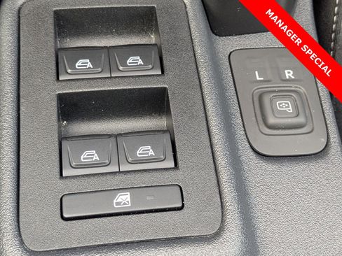 New 2025 Ford Bronco Badlands image 25