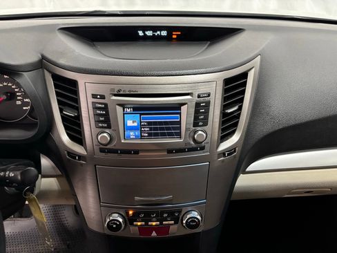 Used 2014 Subaru Outback 2.5i Premium image 24