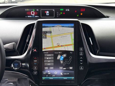 Used 2022 Toyota Prius Prime XLE image 25