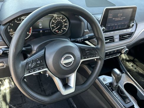 Used 2023 Nissan Altima 2.5 SV image 22