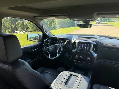 Used 2022 Chevrolet Silverado 1500 LTZ w/ LTZ Premium Package AWD/4WD image 16