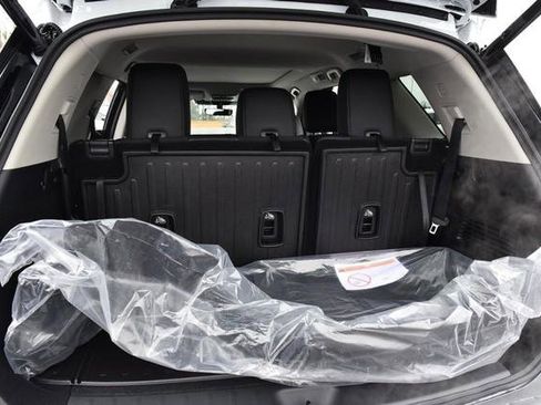 New 2026 Nissan Pathfinder Platinum image 31