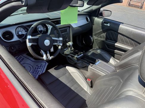 Used 2010 Ford Mustang Premium RWD image 19