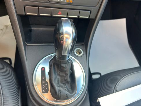 Used 2014 Volkswagen Beetle 2.5 image 16