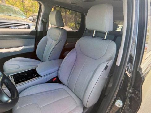 Used 2023 Hyundai Palisade SEL AWD/4WD image 3