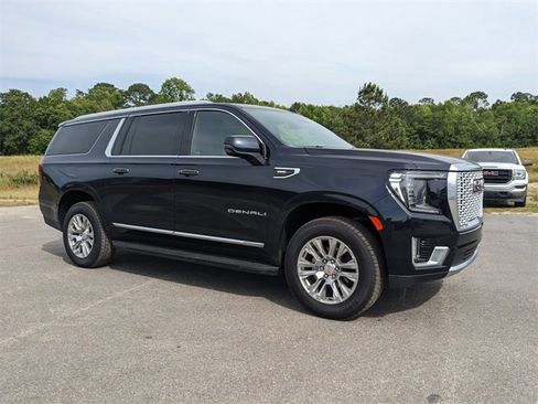 Used 2024 GMC Yukon XL Denali image 2