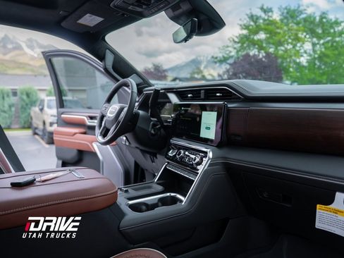Used 2025 GMC Sierra 3500 Denali Ultimate image 21