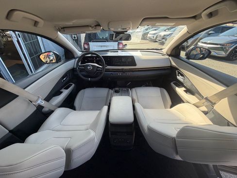 Used 2024 Nissan Ariya AWD image 22