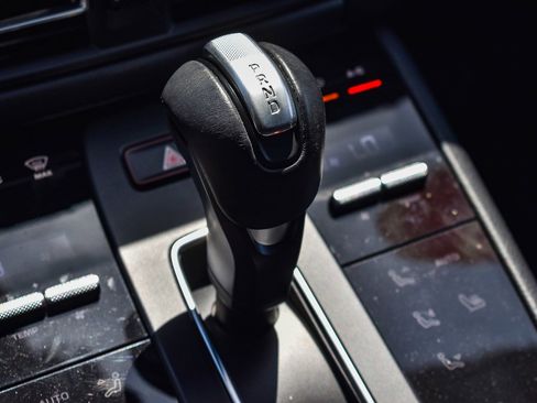 Used 2023 Porsche Macan image 18