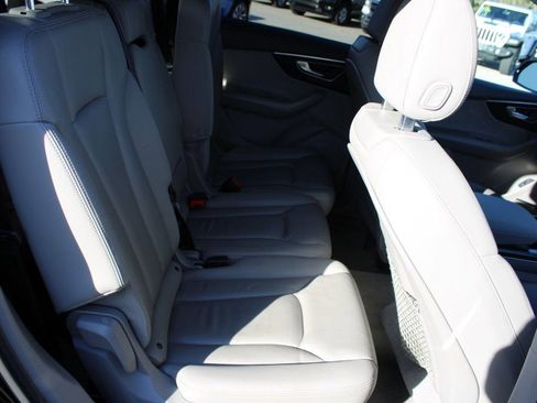 Used 2020 Audi Q7 3.0T Premium Plus image 31