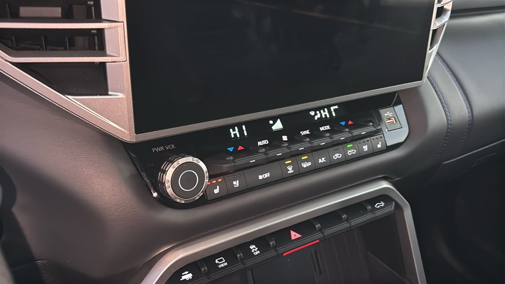 Used 2025 Toyota Tundra Platinum AWD/4WD image 20