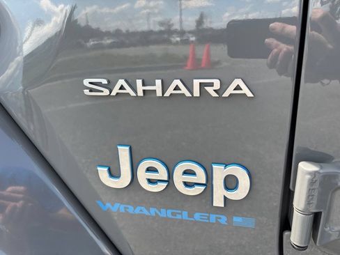 Used 2023 Jeep Wrangler Unlimited Sahara AWD/4WD image 26