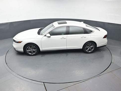 Certified 2023 Honda Accord EX image 39