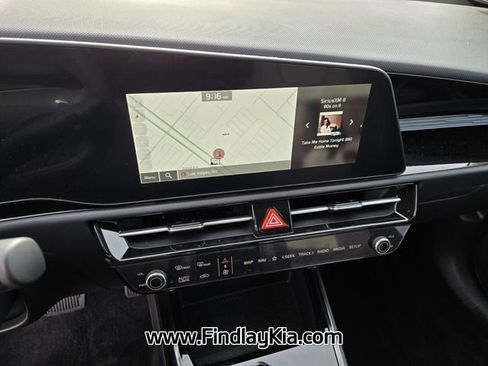 Certified 2025 Kia Niro EX image 24