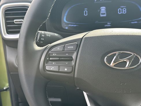 Used 2023 Hyundai Venue SEL w/ Cargo Package FWD image 28