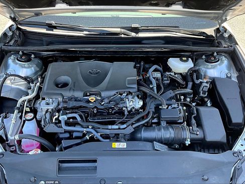 Used 2025 Toyota Camry LE AWD/4WD image 30