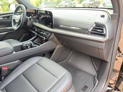 New 2026 Chevrolet Traverse LT w/ Driver Confidence Package FWD image 40