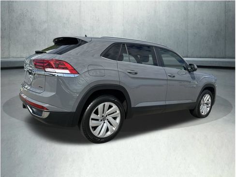 Used 2022 Volkswagen Atlas Cross Sport SE AWD/4WD image 5