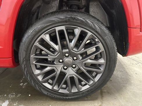 Used 2023 Jeep Compass Limited image 39