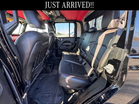 Used 2023 Jeep Gladiator Rubicon w/ Cold Weather Group image 10