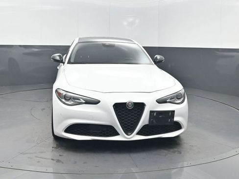 Used 2021 Alfa Romeo Giulia Ti w/ Nero Edizione RWD image 33
