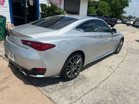 Used 2017 INFINITI Q60 Red Sport 400 AWD/4WD image 4