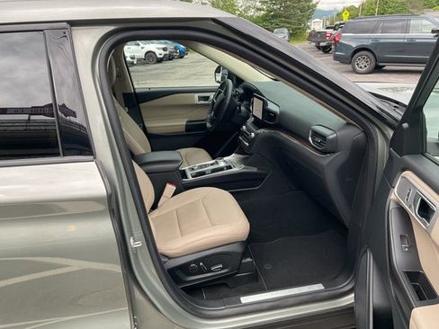 Used 2020 Ford Explorer Limited AWD/4WD image 29